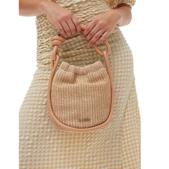 GANNI Small Knot Bucket Raffia Bag In Tan - Picture 1 of 6